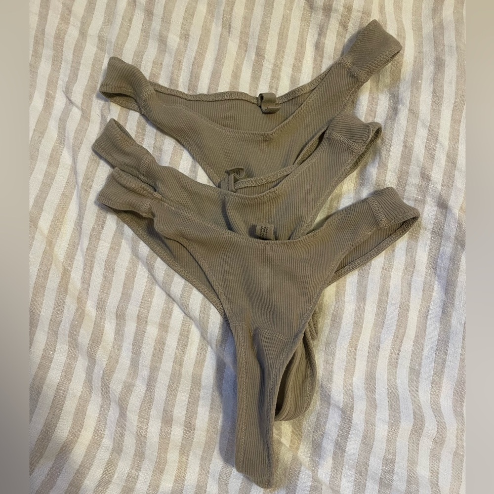 ARQ Thong 3 Pack